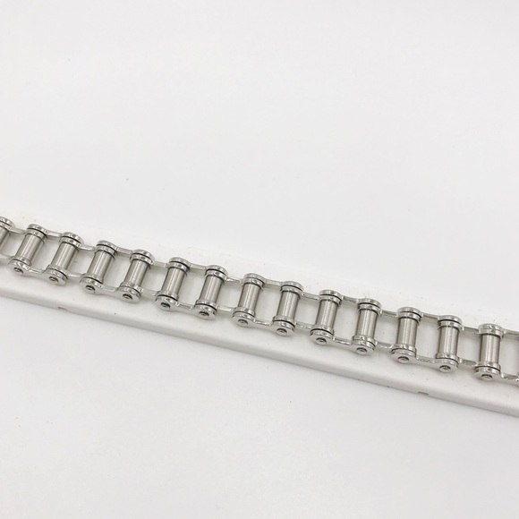 Men’s Silver Stainless Steel Bike Chain Bracelet - Picture 2 of 4
